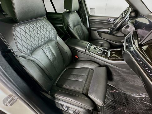 Used 2025 BMW X5 xDrive50e AWD/4WD image 8