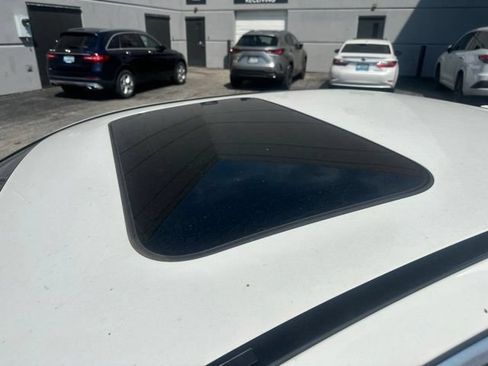 Used 2017 Mercedes-Benz E 300 4MATIC image 10