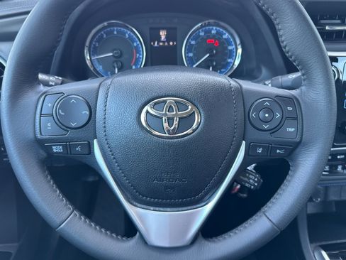 Used 2018 Toyota Corolla SE image 14