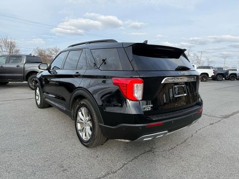 Used 2021 Ford Explorer XLT w/ Equipment Group 202A image 4