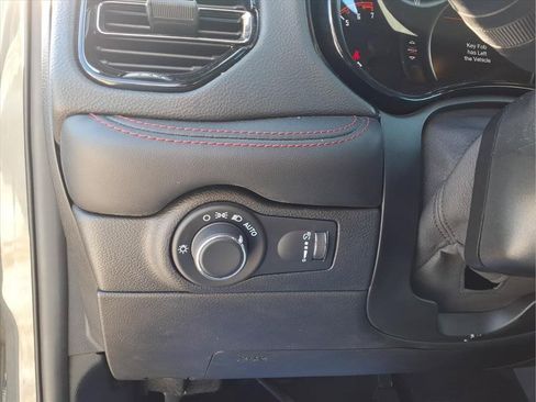 Used 2024 Dodge Durango GT AWD/4WD image 17