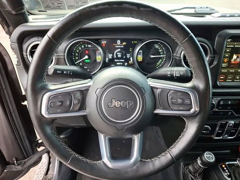 Used 2023 Jeep Wrangler Unlimited Sahara w/ Cold Weather Group AWD/4WD image 19