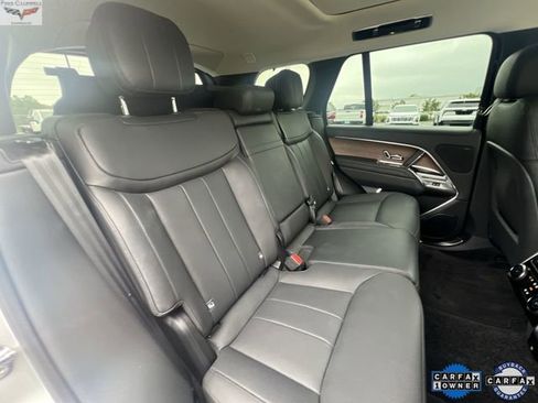 Used 2025 Land Rover Range Rover SE image 28