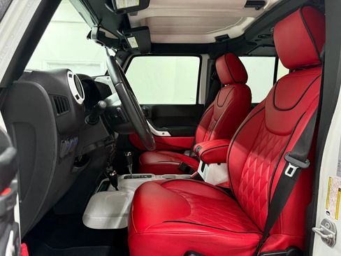 Used 2018 Jeep Wrangler Unlimited Sport S image 27