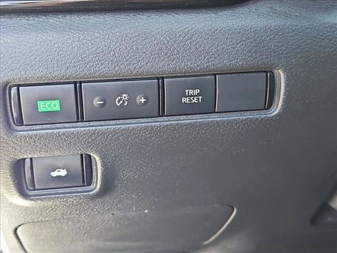 Used 2022 Nissan Sentra SV w/ Trunk Package FWD image 15