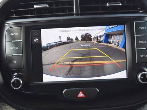 Used 2023 Kia Soul LX w/ LX Technology Package image 12