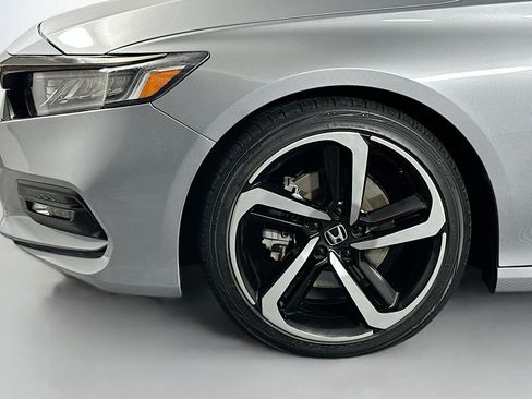 Used 2018 Honda Accord Sport image 12