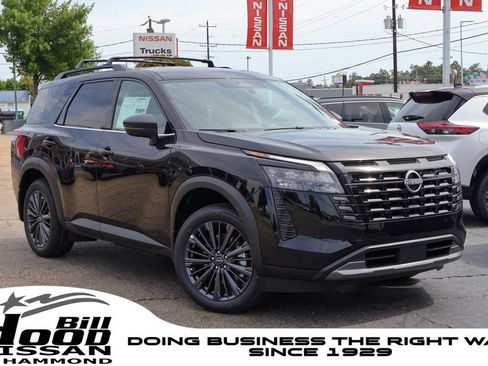 New 2026 Nissan Pathfinder SL w/ SL Premium Package FWD image 1