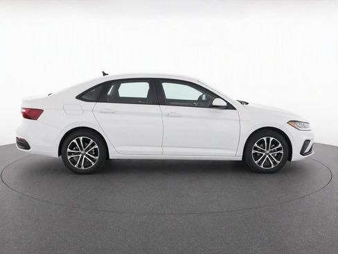 Used 2026 Volkswagen Jetta Sport FWD image 8