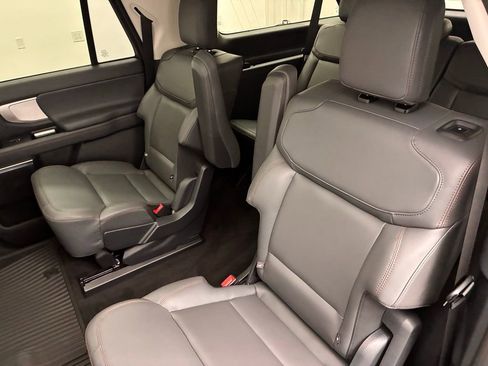 New 2025 Ford Expedition Max Active image 32