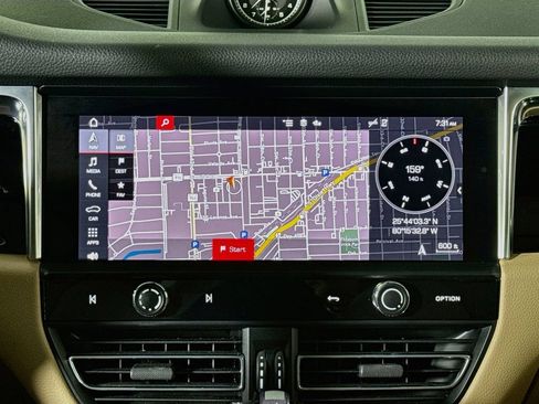 Certified 2023 Porsche Macan AWD/4WD image 15