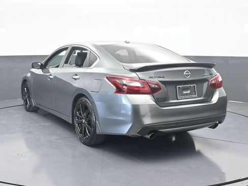 Used 2018 Nissan Altima 2.5 SR w/ SR Midnight Edition image 4