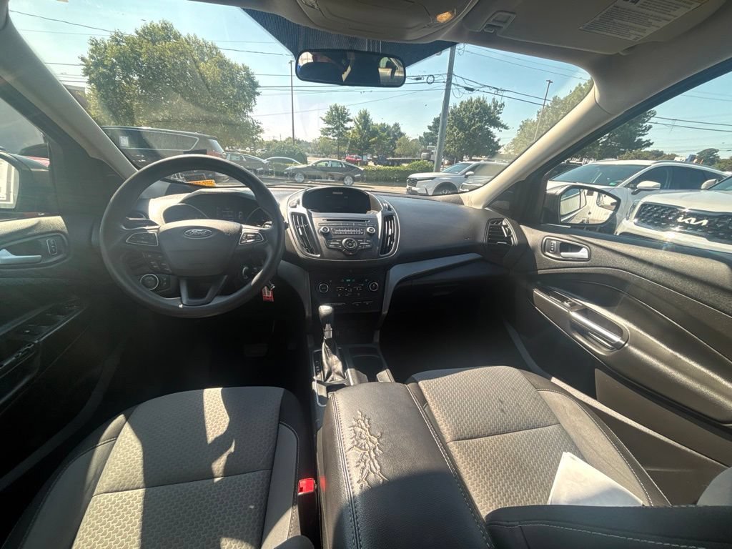 Used 2017 Ford Escape SE w/ SE Cold Weather Package AWD/4WD image 19