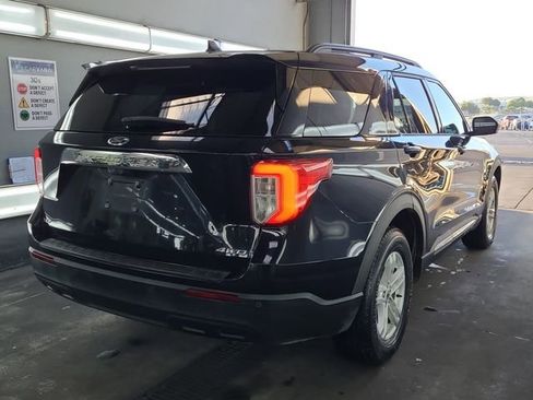 Used 2021 Ford Explorer XLT AWD/4WD image 5