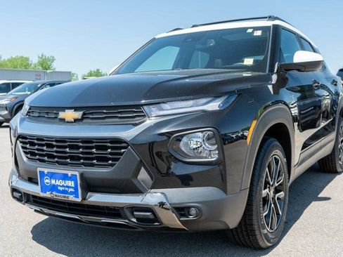 Used 2021 Chevrolet TrailBlazer ACTIV w/ Sun and Liftgate Package AWD/4WD image 2