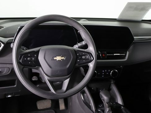 Used 2025 Chevrolet TrailBlazer LT image 11