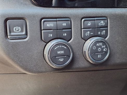 Certified 2024 Chevrolet Silverado 1500 High Country w/ Technology Package image 19