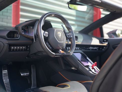 Used 2021 Lamborghini Huracan EVO RWD image 27