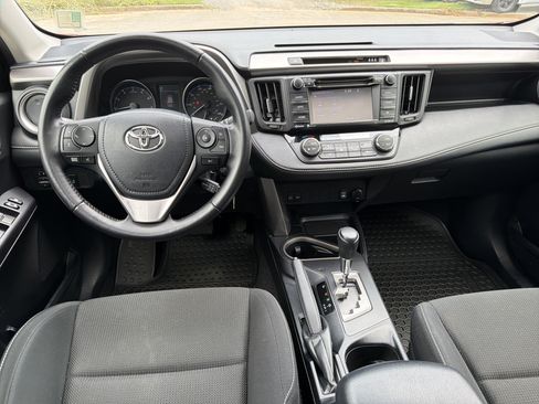 Used 2017 Toyota RAV4 XLE FWD image 23