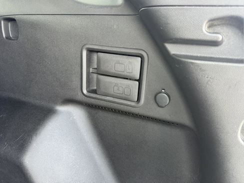 Used 2019 Chevrolet Equinox LT image 12