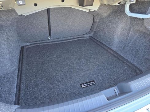 New 2026 Volkswagen Jetta SE image 17