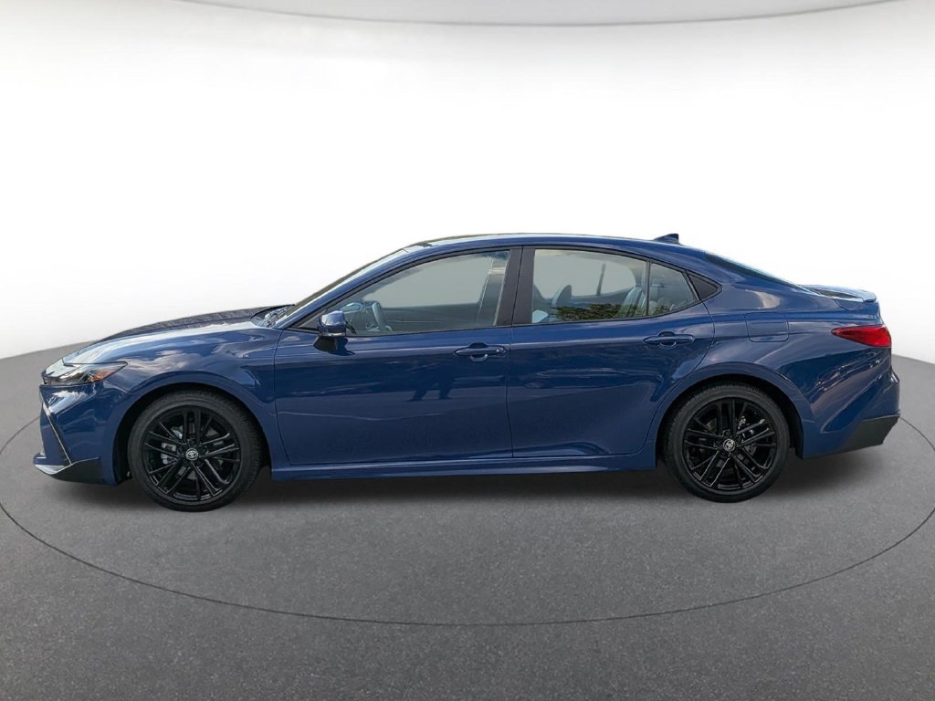 Used 2026 Toyota Camry SE FWD image 3