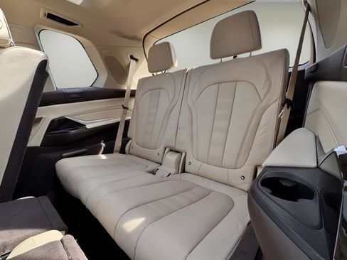 Used 2019 BMW X7 xDrive40i w/ Premium Package image 26