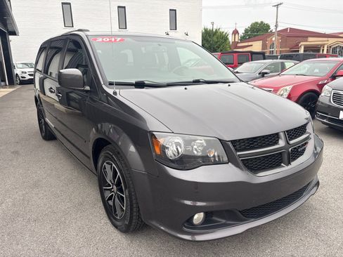 Used 2017 Dodge Grand Caravan GT w/ Safety Sphere Group FWD image 7