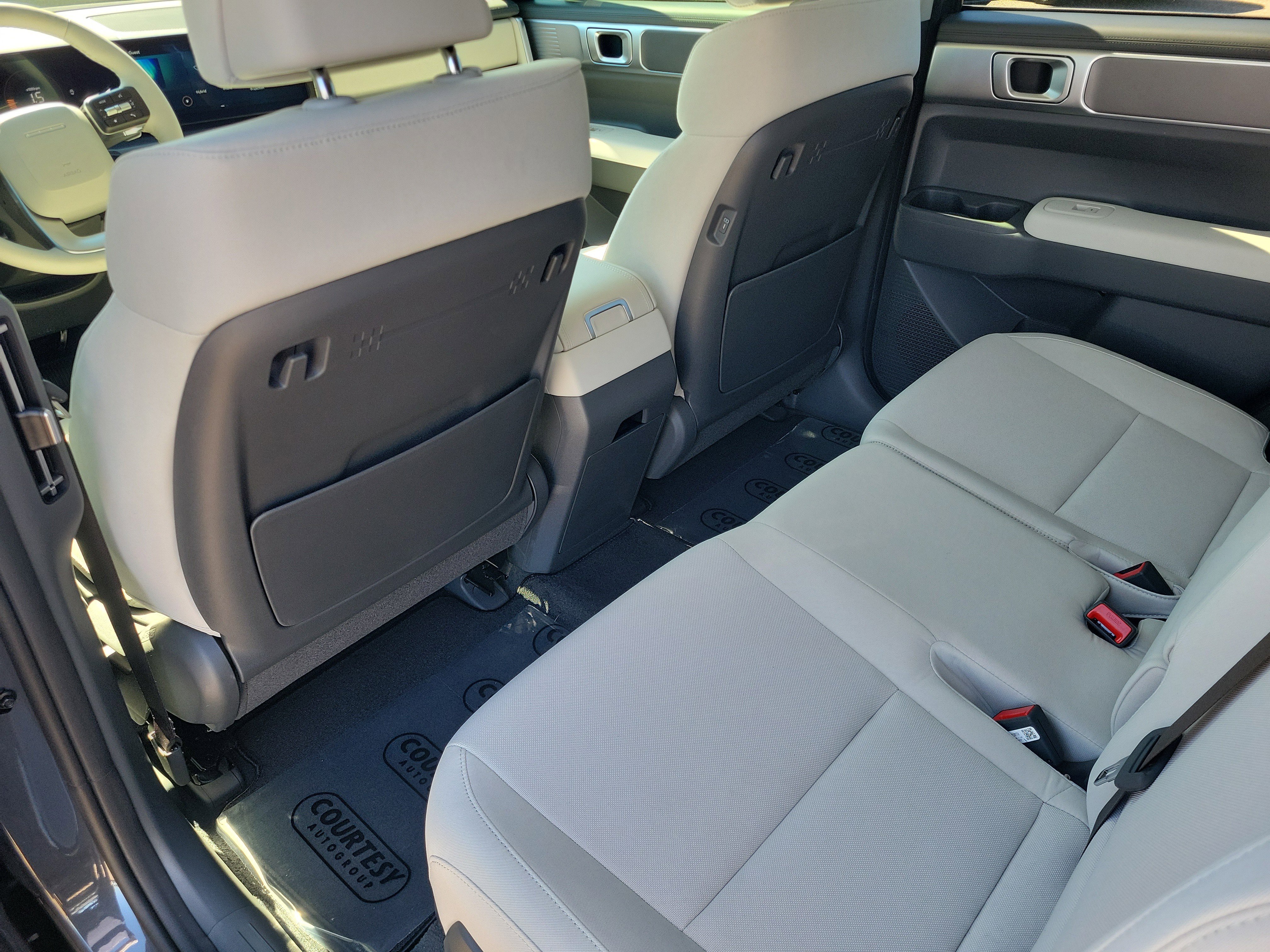New 2026 Hyundai Santa Fe SE FWD image 10