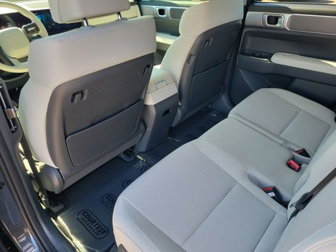 New 2026 Hyundai Santa Fe SE FWD image 10