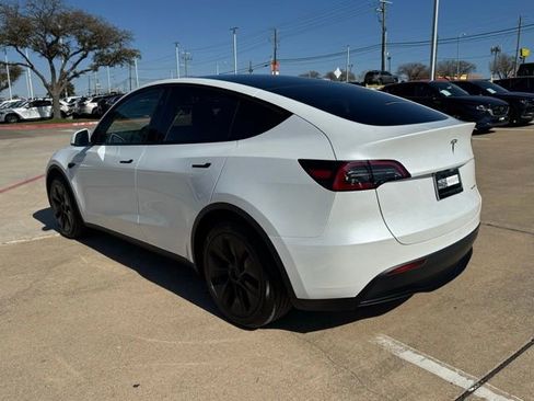 Used 2025 Tesla Model Y Long Range image 4