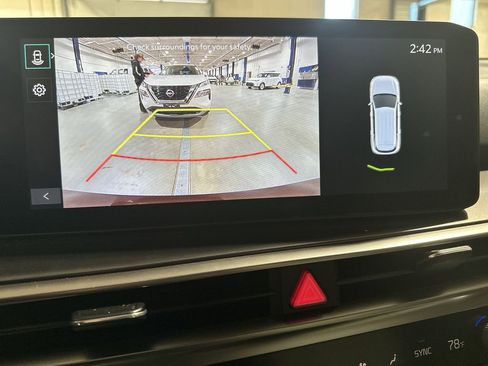 Used 2025 Kia Sorento S w/ Panoramic Sunroof Package image 25