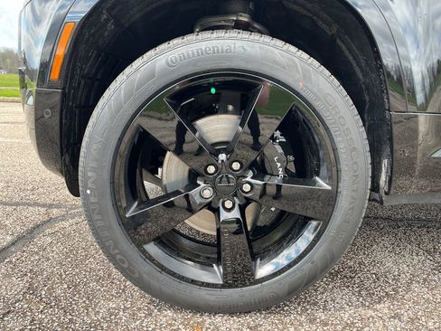 New 2026 Land Rover Defender 110 V8 image 17