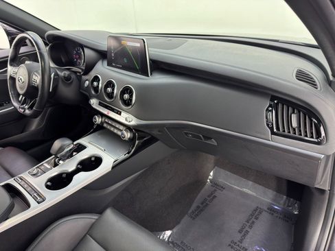 Used 2020 Kia Stinger GT2 image 14