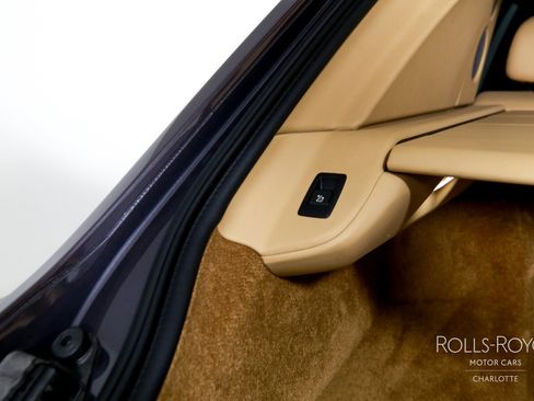 Used 2020 Rolls-Royce Cullinan AWD/4WD image 24