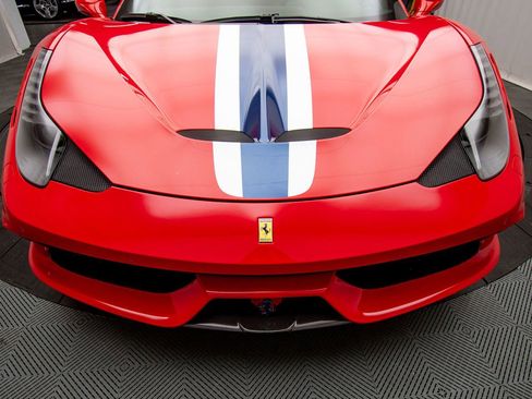 Used 2015 Ferrari 458 Speciale Coupe RWD image 28