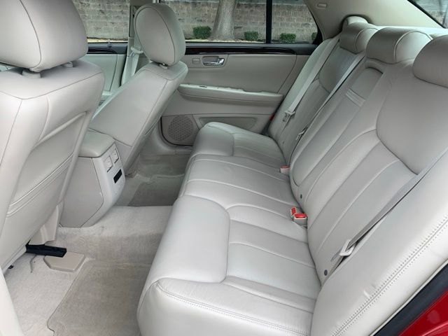 Used 2010 Cadillac DTS Luxury FWD image 15