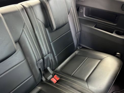 Used 2023 Volkswagen Atlas SEL R-Line AWD/4WD image 29