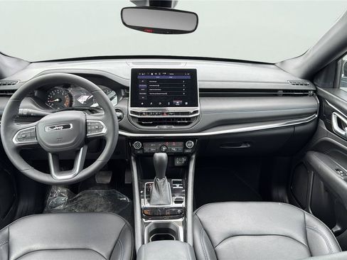 Certified 2026 Jeep Compass Limited AWD/4WD image 10