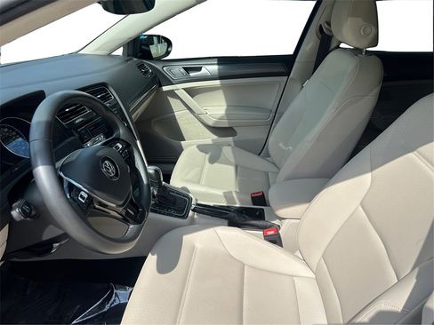 Used 2021 Volkswagen Golf 1.4T TSI image 10