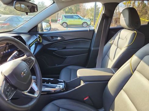 Used 2024 Chevrolet Trax ACTIV w/ Driver Confidence Package image 14