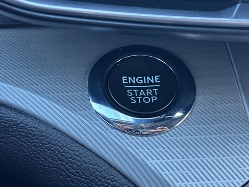 Used 2022 Ford Explorer XLT w/ Equipment Group 202A image 23