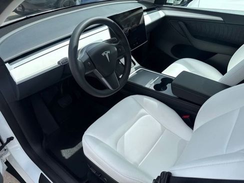 Used 2023 Tesla Model Y Long Range image 2