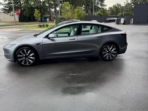 Used 2025 Tesla Model 3 Long Range RWD image 9