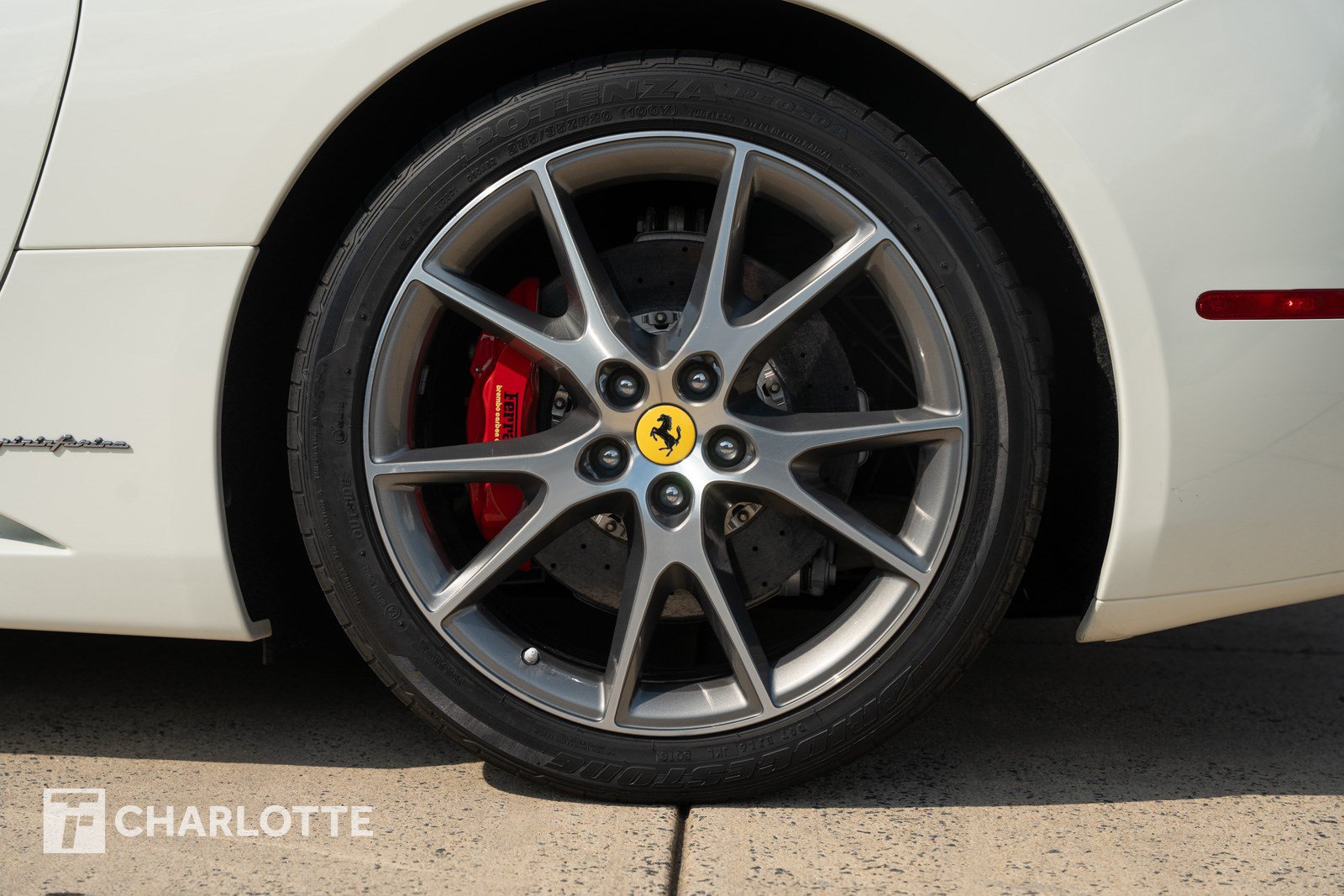 Used 2014 Ferrari California RWD image 8