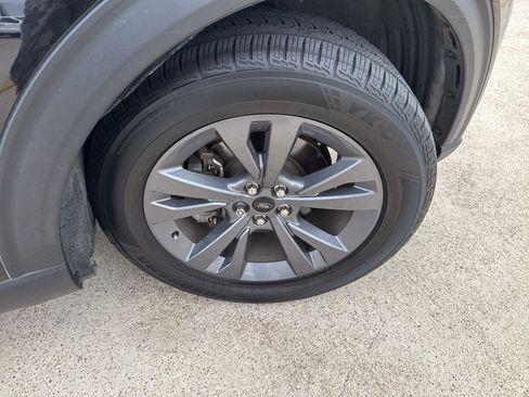 Used 2023 Ford Explorer XLT w/ Equipment Group 202A image 15