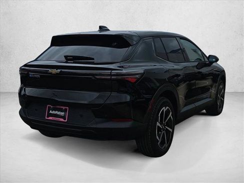 New 2026 Chevrolet Equinox EV LT image 2