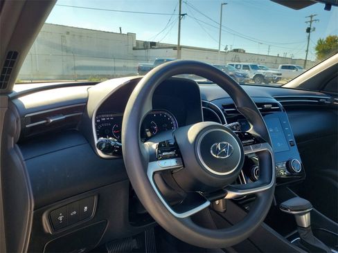 Used 2023 Hyundai Santa Cruz SE image 17