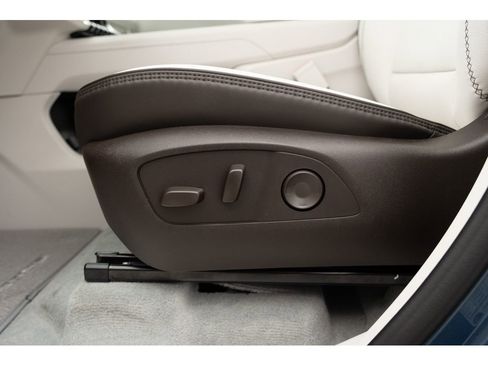 New 2026 GMC Acadia Denali FWD image 15