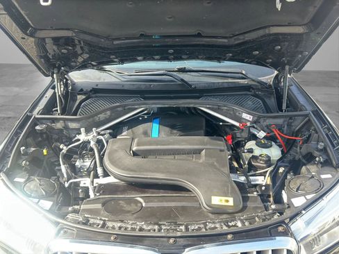 Used 2017 BMW X5 xDrive40e image 9